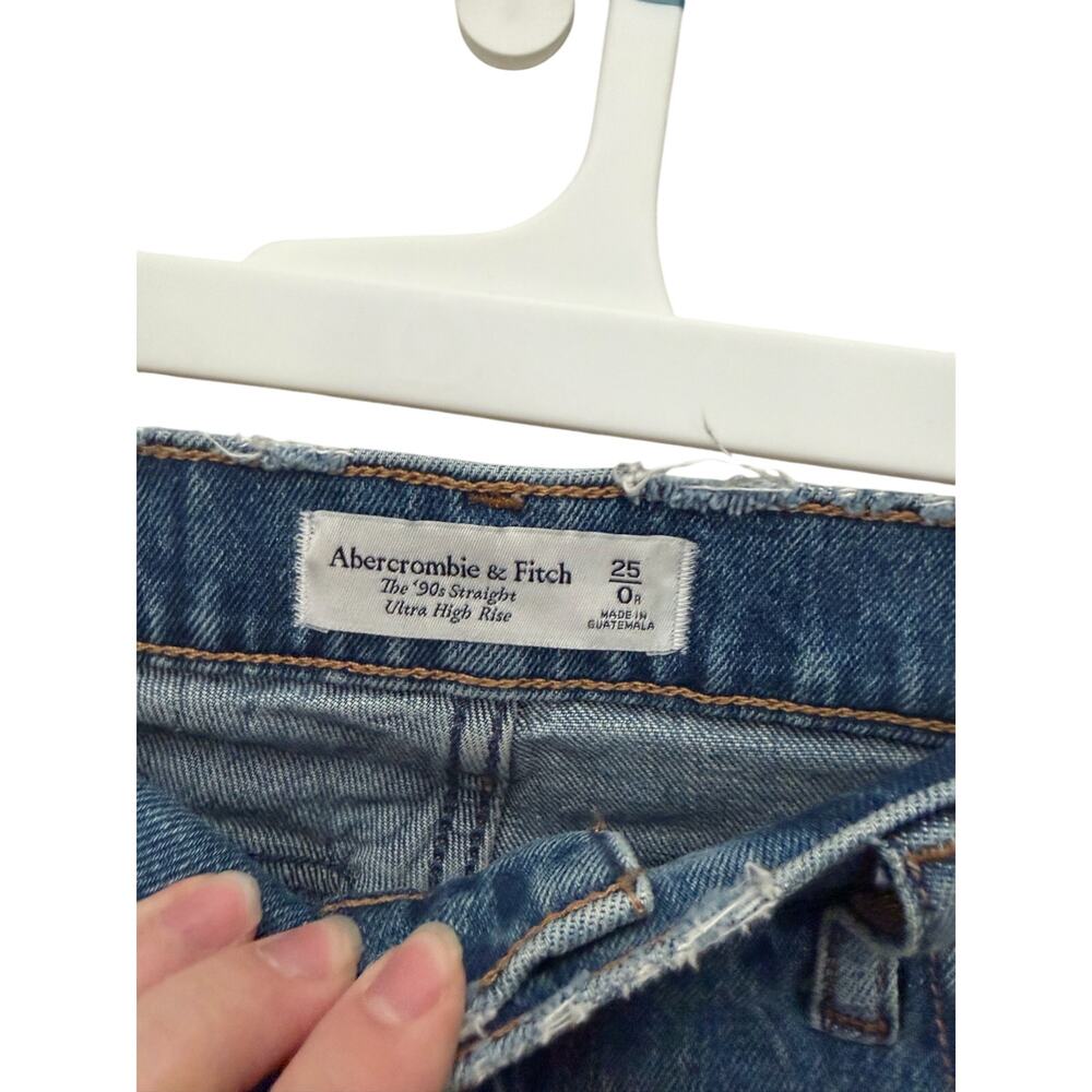 Abercrombie The 90s Straight Ultra High Rise Jeans Medium Wash Size 25 - Picture 3 of 7